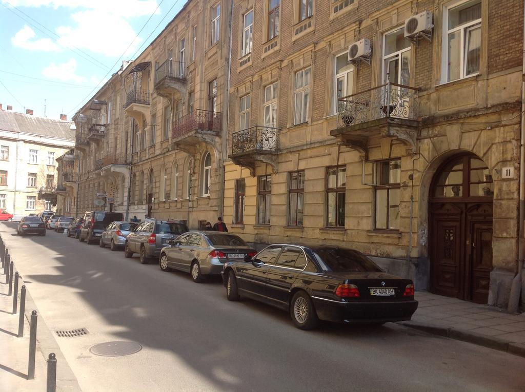 Apartment On Konyskogo Lviv Exterior foto